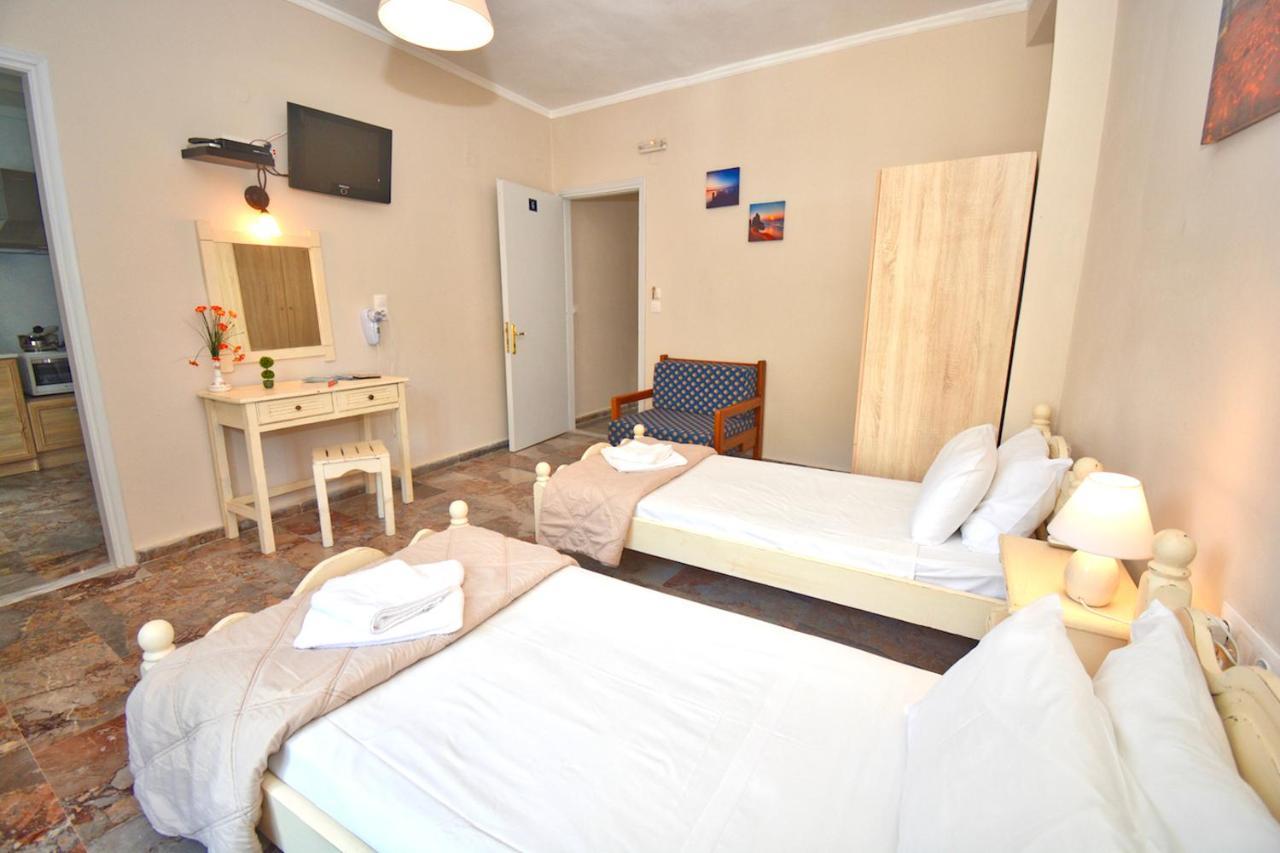 Mike'S Apartments Agios Gordios  Exterior photo