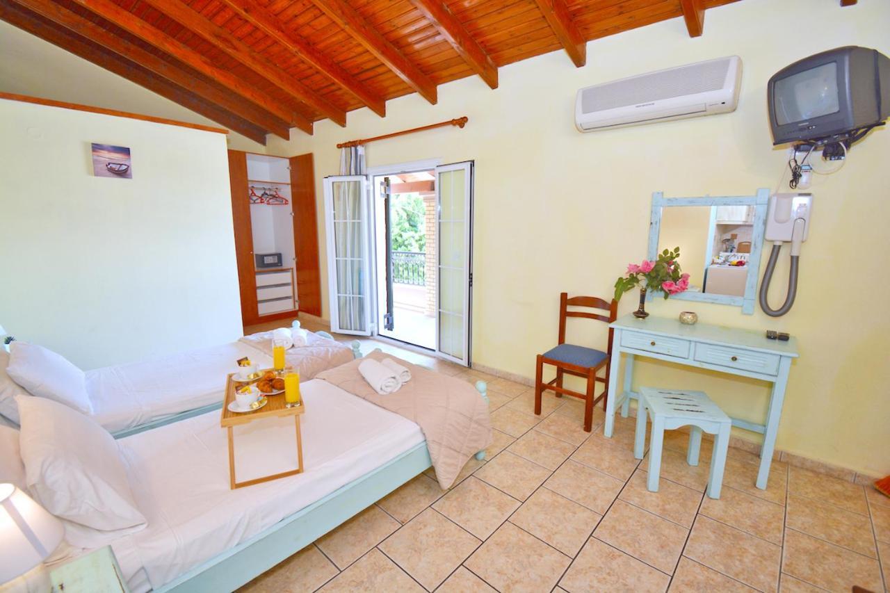 Mike'S Apartments Agios Gordios  Exterior photo